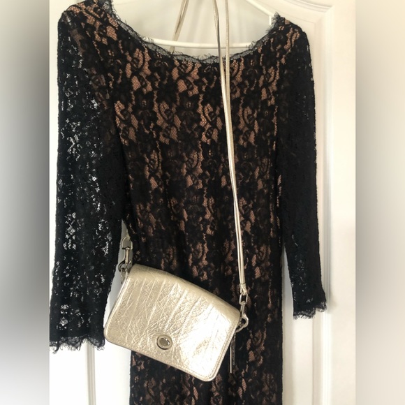 DEAL!?Black lace Babaton, dress, fully lined, V neck in back, 10, fits like 8 - Picture 4 of 6